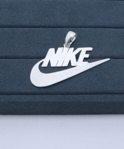 M4-19 Pingente  Nike TAM 5,5cm 7.2g Lote 2