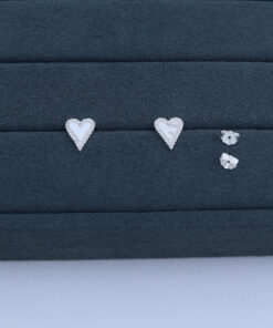 J2-9  BRINCO CRAVEJADO IMPORTADO PESO APROXIMADO 1,7g L18