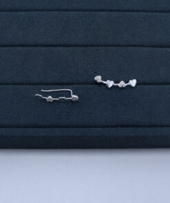 J1-114 BRINCO CRAVEJADO IMPORTADO PESO APROXIMADO 1,3g L18