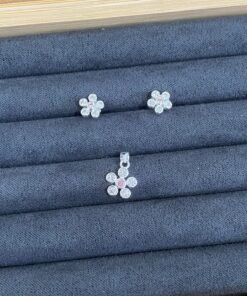 B5-93 Conjunto Flor Cravejado Importado  2,15g Lote 17