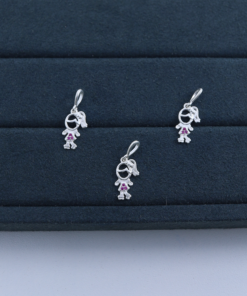 F2-52 Pingente Menina Cravejado 0.5g Lote 19