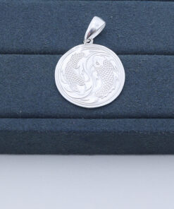 M4-57 Pingente Masculino Carpas TAM: 3.5cm 7g Lote 2