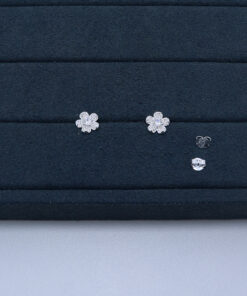 J1-105 BRINCO CRAVEJADO IMPORTADO PESO APROXIMADO 1,2g L18