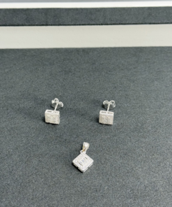 B2-28 CONJUNTO QUADRADO CRAVEJADO IMPORTADO SEM CORRENTE 3,15g Lote 17