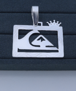 M3-8 Pingente Quiksilver TAM 5,3cm  10,7g   Lote 2