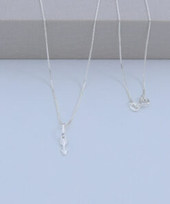 B4-95 Colar Flecha Peso aproximado  1,4G Lote 17