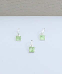 F2-40 Pingente Cravejado quadrado  0.3g Lote 19