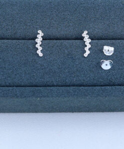 J1-28 Brinco Importado Peso Aproximado 0,8g Lote 17