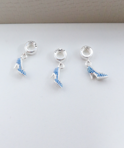 D6-1 Berloque Sapatinho Coleção Pandora PESO APROXIMADO 2,15g L18