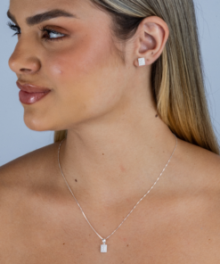 B2-40 CONJUNTO QUADRADO CRAVEJADO IMPORTADO SEM CORRENTE  2,85g Lote 17