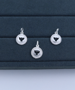 F1-17 PINGENTE ESPIRITO SANTO CRAVEJADO  1,3G Lote 19