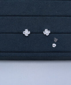 J1-150 BRINCO CRAVEJADO IMPORTADO PESO APROXIMADO 2,3g L18