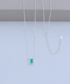 C1-30 COLAR CRAVEJADO IMPORTADO RETANGULAR VERDE Peso Aproximado 2,0g Lote 17