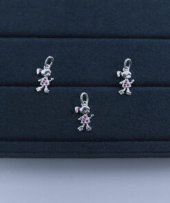 F3-39 Pingente Menina Cravejado Importado 0.8g Lote 18