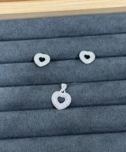 C3-87 Conjunto Coração Cravejado Importado  2,4g Lote 17