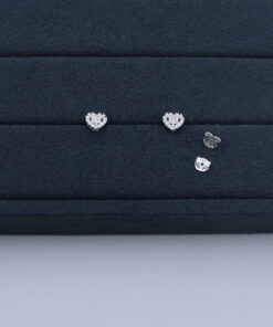 K1-57 BRINCO CORAÇÃO CRAVEJADO IMPORTADO PESO APROXIMADO 1,0G LOTE 18