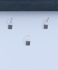 F1-92  PINGENTE QUADRADO CRAVEJADO 0,35g Lote 19