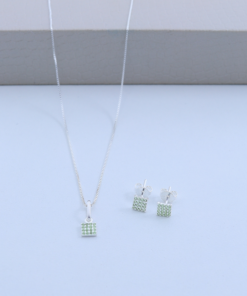 B2-96 CONJUNTO COM CORRENTE QUADRADO CRAVEJADO  2,25g LOTE 17