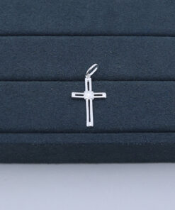 M3-26 Pingente Crucifixo  Tamanho 3,2 cm   0.6g  Lote 2