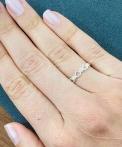 R4-10 ANEL CORAÇÃO CRAVEJADO  0,70g LOTE 19