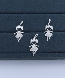 F1-15 Pingente Menina 1,1g Lote 19