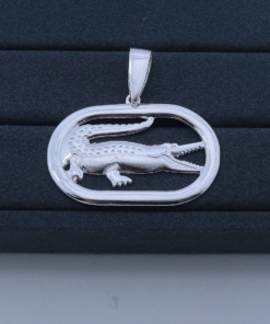 M3-10 Pingente Lacoste  TAM 5cm  9,5g Lote 2