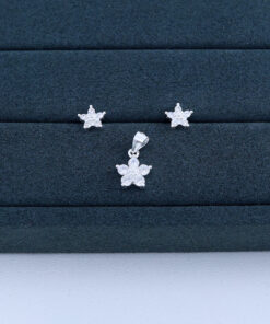 B1-54 CONJUNTO FLOR CRAVEJADO IMPORTADO 2,5g Lote 17