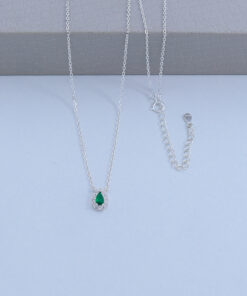 C1-10 COLAR CRAVEJADO IMPORTADO GOTA VERDE ESMERALDA Peso Aproximado 2,0g Lote 17