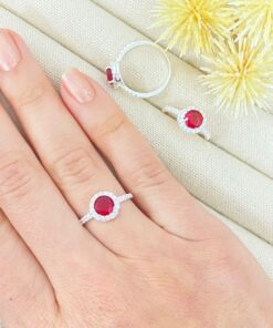 P1-10 ANEL REDONDO VERMELHO CRAVEJADO ANI313A  1.47g LOTE 19