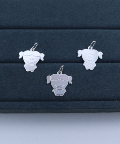 F2-8 Pingente Menina EE07  1.2g Lote 20