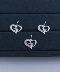 F3-73 Pingente Pezinho/ Coração  1,15g Lote 19