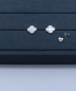 J2-83 Brinco Van Cleef Cravejado Importado 2,0g Lote 18