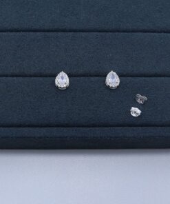 J3-29 Brinco Gota Cristal BRI-3138 1.52g Lote 19