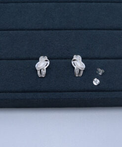 J1-111 BRINCO CRAVEJADO IMPORTADO PESO APROXIMADO 4,1g L18