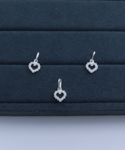 F1-57 PINGENTE CRAVEJADO CORAÇÃO  0,6g Lote 19