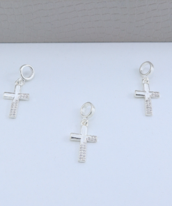 D1-2 BERLOQUE CRUCIFIXO CRAVEJADO  1,15g Lote 19