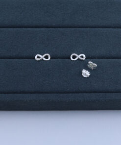 K1-28 BRINCO INFINITO CRAVEJADO PESO APROXIMADO 1,1g L18