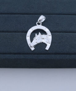 M4-81  Pingente masculino Cavalo TAM 4.3cm 7.2g Lote 2