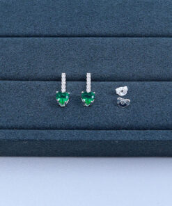 J1-8 BRINCO CORAÇÃO PENDURADO VERDE  Peso Aproximado 1,68g  Lote19