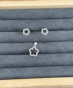 C3-76 Conjunto Flor Vazado Importado  1,7g Lote 17