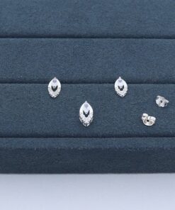 B5-3 Conjunto Cravejado Cristal  1.37g Lote 19