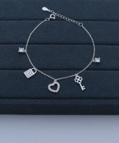 I1-68 Pulseira Cravejada importada Peso aproximado:  3.3g Lote 17