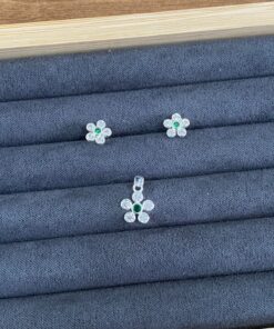 B5-92 Conjunto Flor Cravejado Importado 2,3g Lote 17