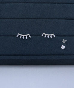 J1-99 BRINCO CRAVEJADO IMPORTADO PESO APROXIMADO 1,6g L18