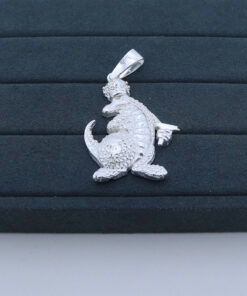 M4-92  Pingente Lacoste Tamanho 6.1 cm 16.9g  Lote 2