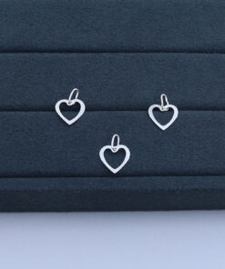 F1-28 Pingente Coração estamparia 0,25g Lote 20