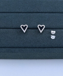 J2-10 BRINCO CRAVEJADO IMPORTADO PESO APROXIMADO 1,7g L18