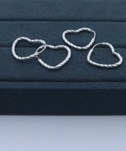 E2-4 ARGOLA CORAÇÃO TORCIDA CRTXMOV 2,1x2,2mm  1,1g Lote 21