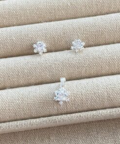 B3-32 Conjunto Cravejado Importado  1,9g Lote 17