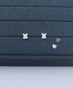 J1-68 BRINCO PESO APROXIMADO 1,4g L18